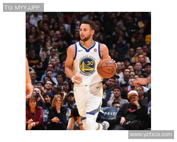 五年对比:库里数据全面进化 展现超级球星的成长与突破 五年对比:库里数据全面进化 展现超级球星的成长与突破